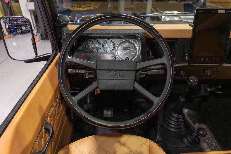 1987 Land Rover Defender
