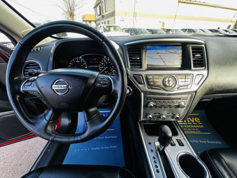 2017 Nissan Pathfinder SL