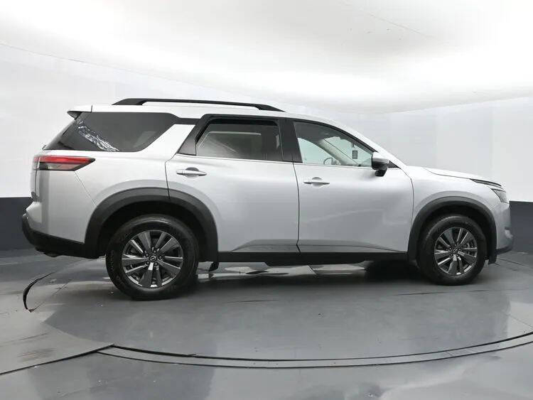 2023 Nissan Pathfinder SV