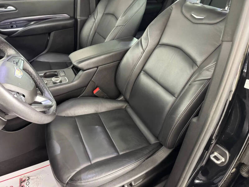 2023 Cadillac XT4 Luxury