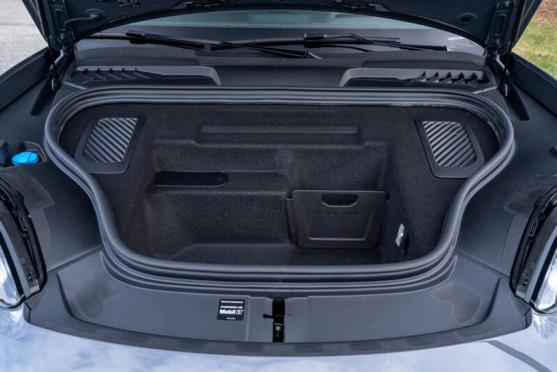 2025 Porsche Macan 4S Electric