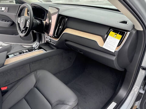 2026 Volvo XC60 T8 Plus