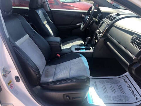 2014 Toyota Camry SE V6