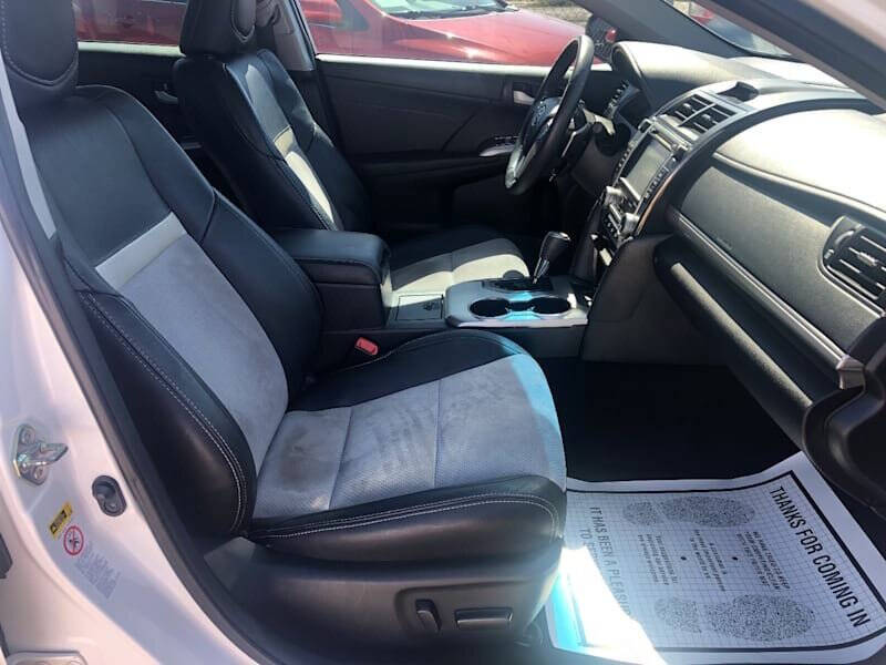 2014 Toyota Camry SE V6