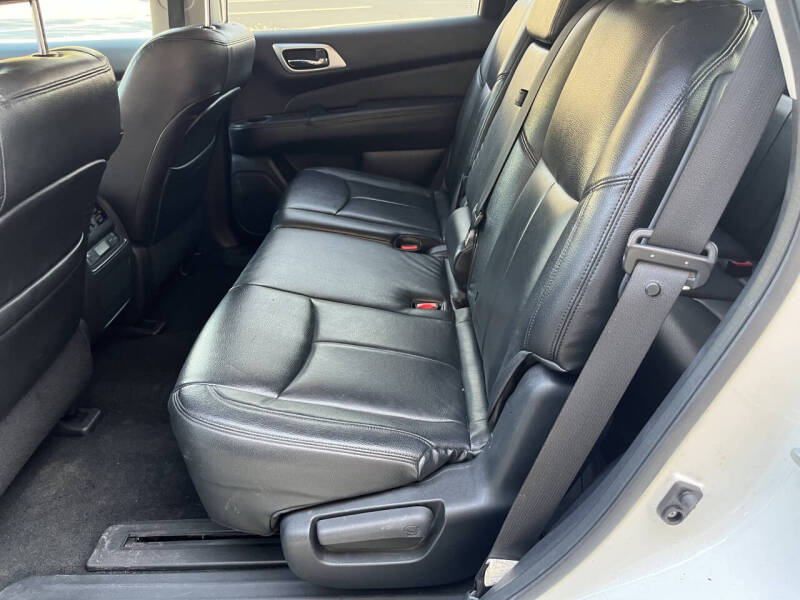 2015 Nissan Pathfinder SV