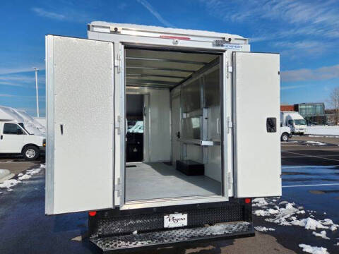 2025 Chevrolet Express 3500