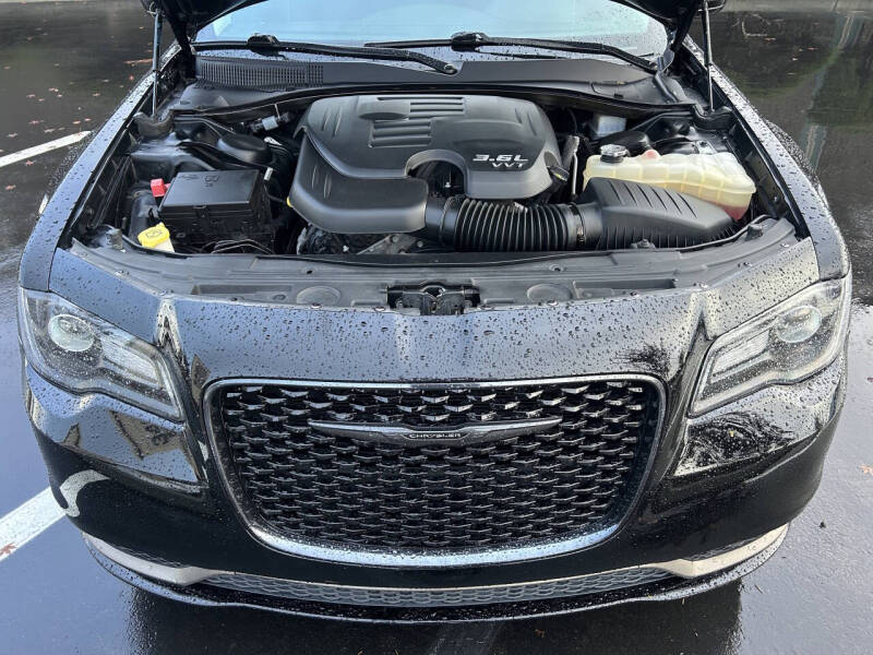 2021 Chrysler 300 Touring