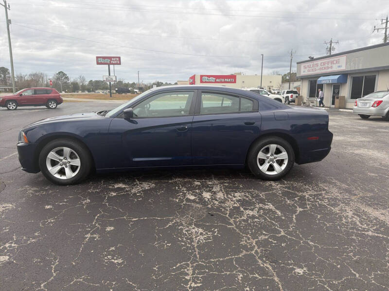 2014 Dodge Charger SE's photo