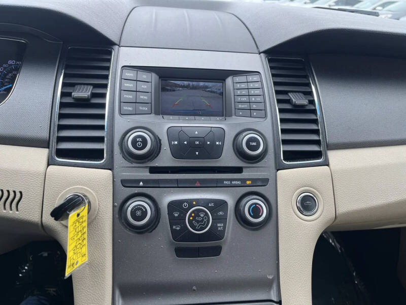 2018 Ford Taurus SE