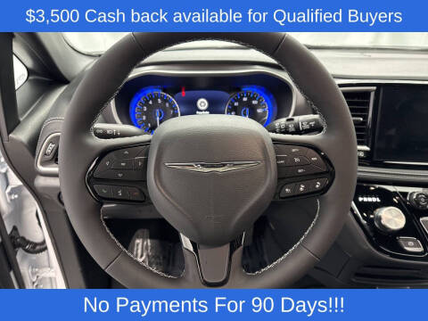 2026 Chrysler Pacifica Select