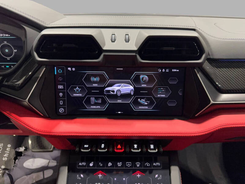 2025 Lamborghini Urus SE