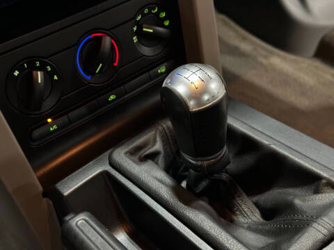2005 Ford Mustang GT Deluxe