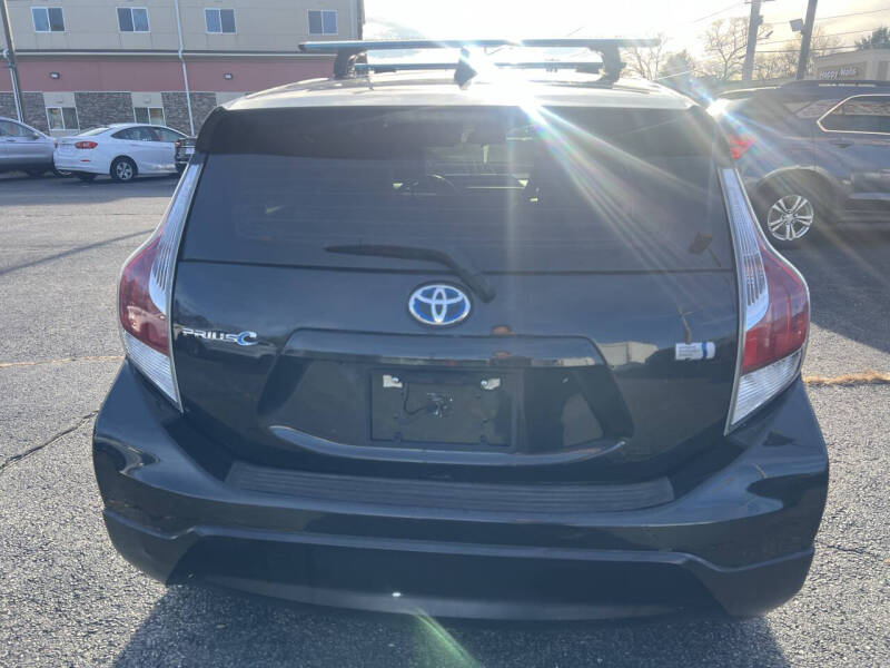 2017 Toyota Prius c Four