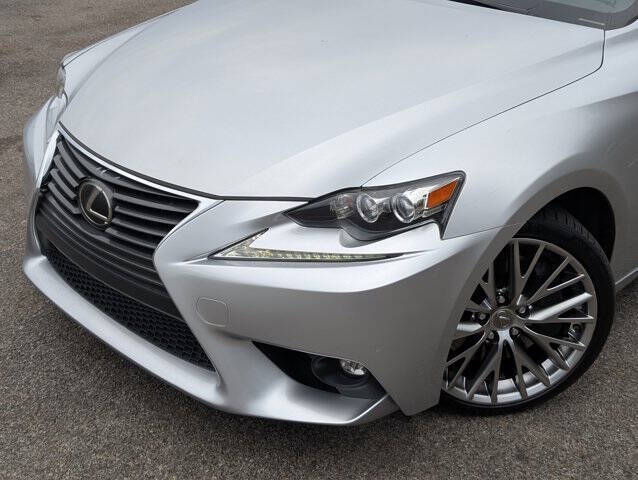 2016 Lexus IS 200t