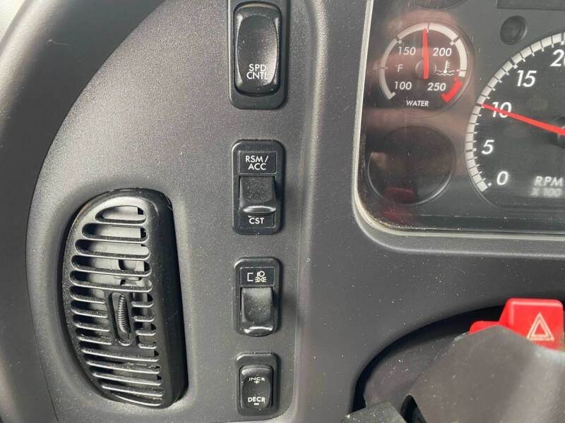 2016 Freightliner M2 106