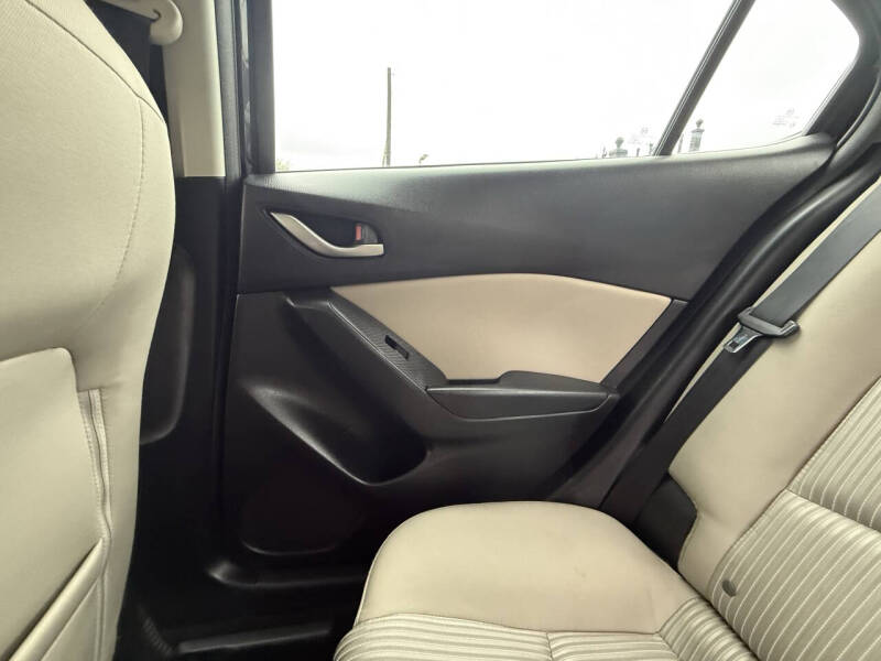 2015 Mazda MAZDA3 i Touring