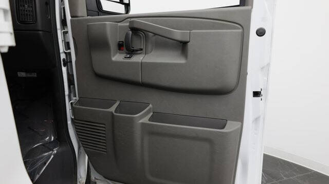 2023 Chevrolet Express 2500