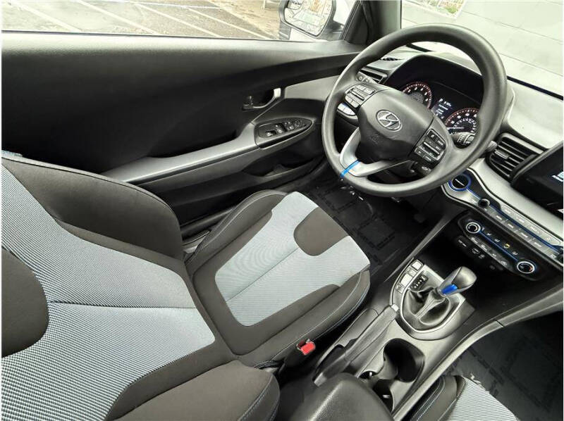 2020 Hyundai Veloster