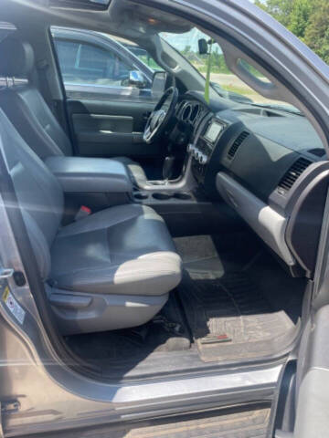 2016 Toyota Sequoia SR5
