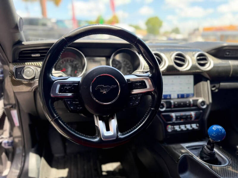 2020 Ford Mustang