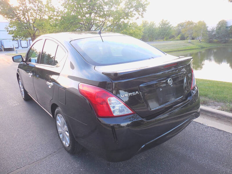 2019 Nissan Versa SV
