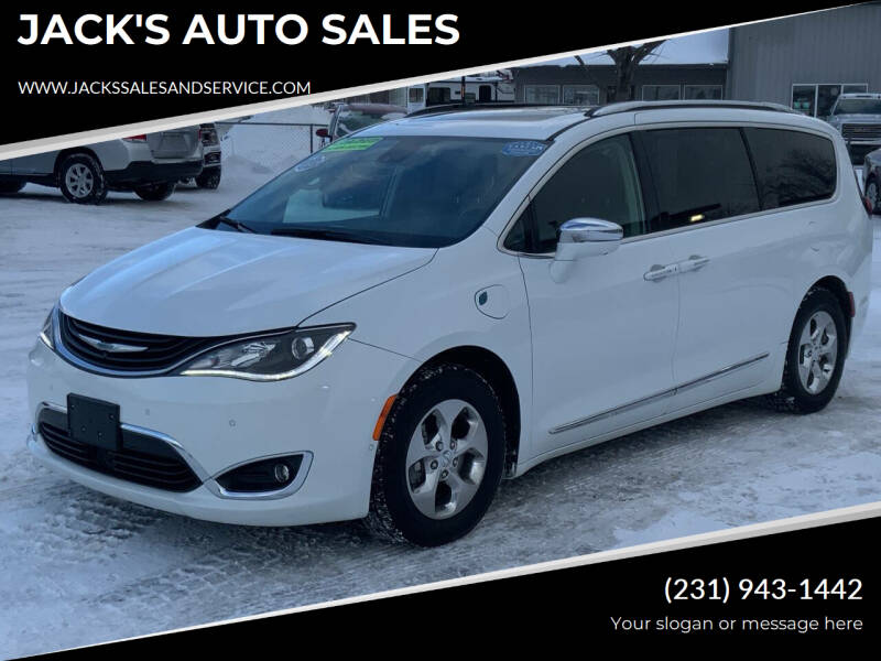 2018 Chrysler Pacifica Hybrid Limited's photo