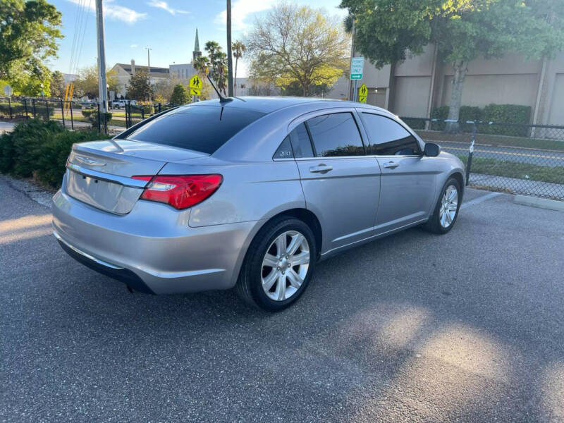 2013 Chrysler 200 Touring