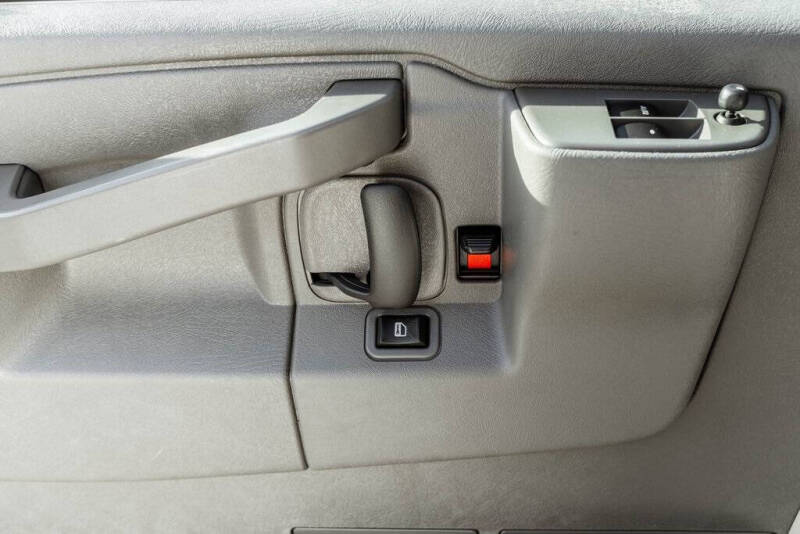 2023 GMC Savana 2500