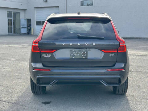 2023 Volvo XC60 B5 Plus Dark Theme