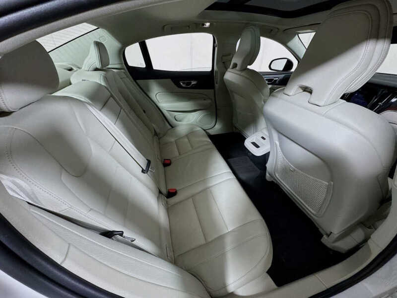 2021 Volvo S60 T5 Momentum