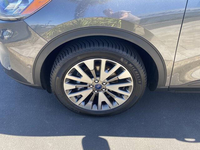 2020 Ford Escape Titanium