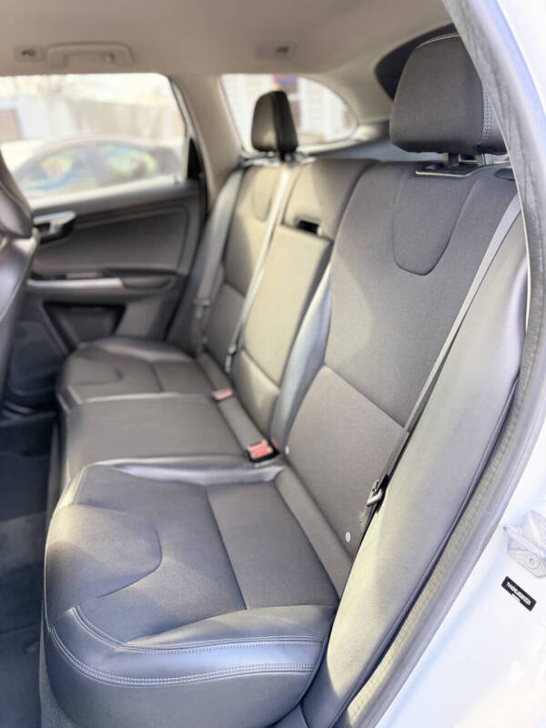 2016 Volvo XC60 T5 Drive-E