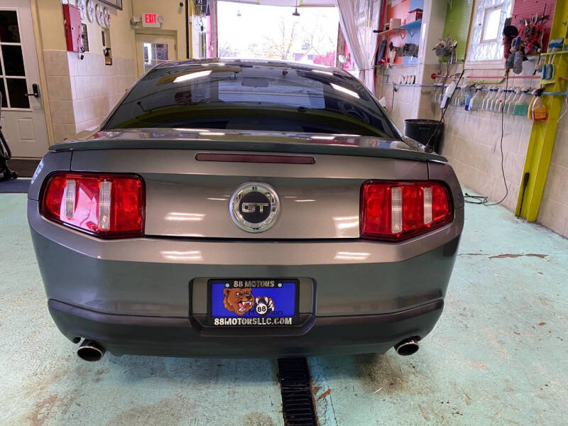 2010 Ford Mustang GT photo 6