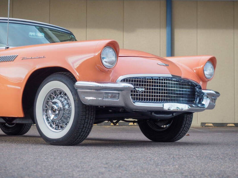 1957 Ford Thunderbird