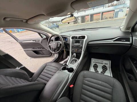 2016 Ford Fusion Hybrid SE