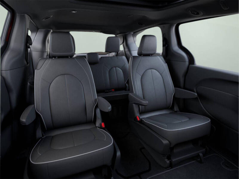 2027 Chrysler Pacifica Limited