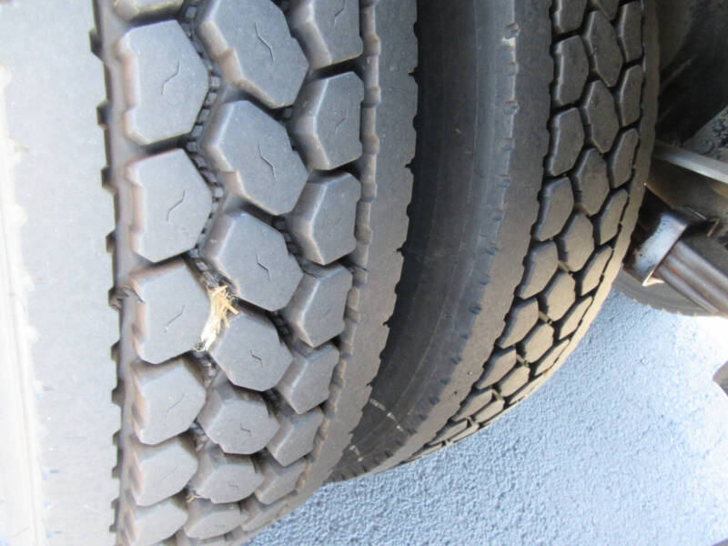 2013 Freightliner M2 106