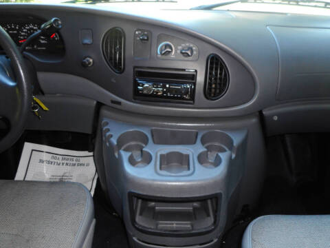 2004 Ford E-Series E-350 SD