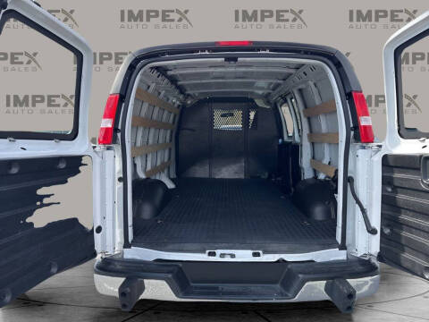 2023 Chevrolet Express 2500