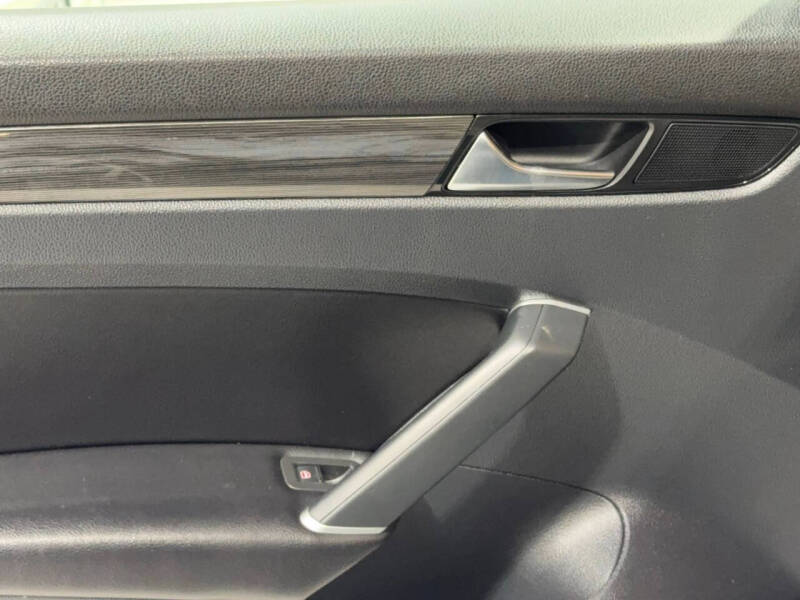 2020 Volkswagen Passat R-Line