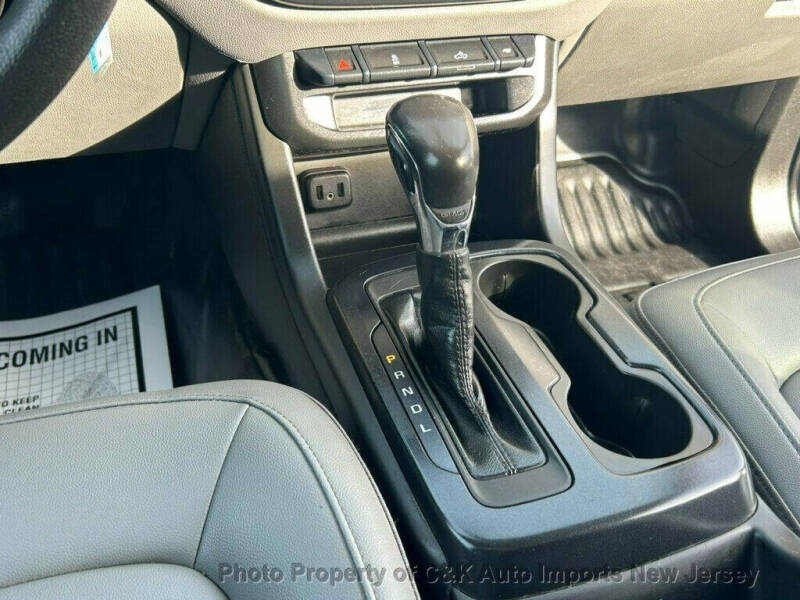 2022 GMC Canyon Elevation Standard