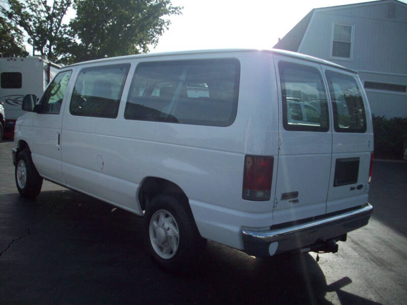 2009 Ford E-Series E-150 XLT