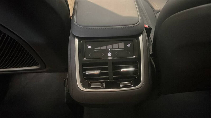 2026 Volvo XC90 B5 Plus 7P