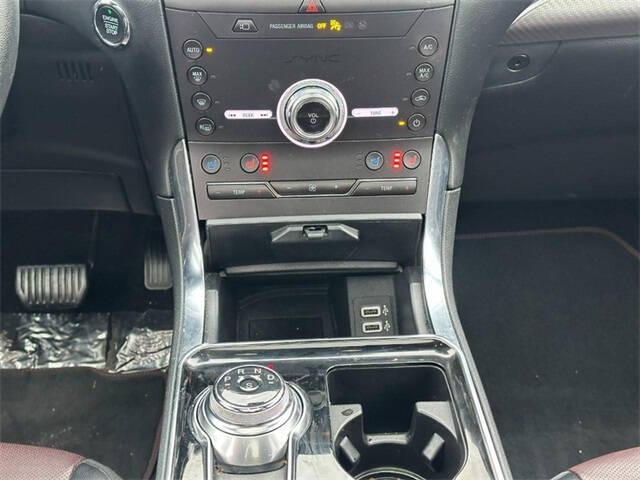 2020 Ford Edge Titanium