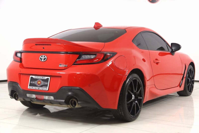 2024 Toyota GR86 Premium