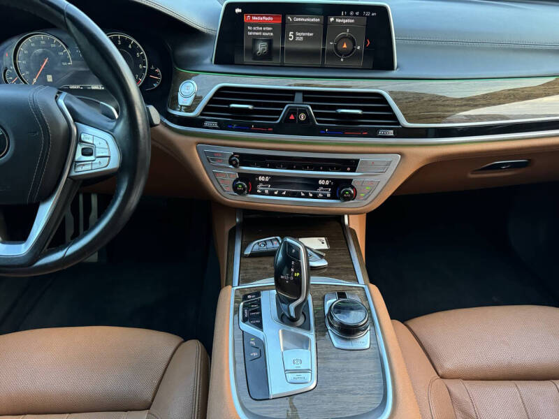 2018 BMW 7 Series 740i