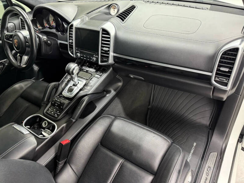 2018 Porsche Cayenne GTS