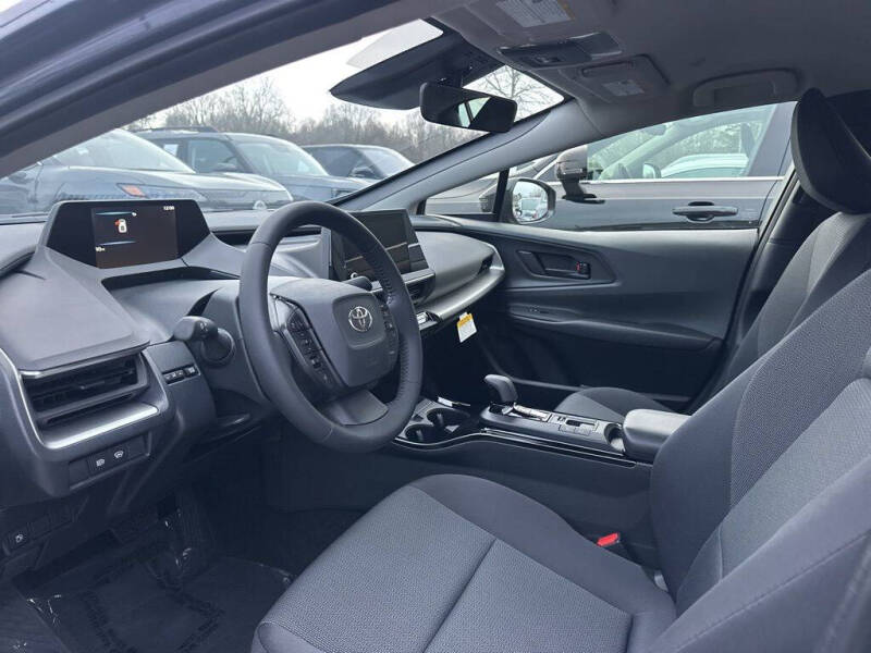 2025 Toyota Prius LE