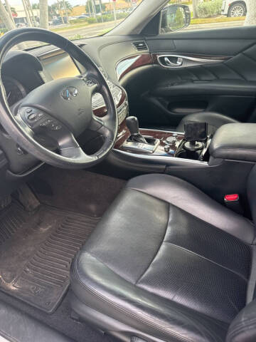 2015 Infiniti Q70 3.7