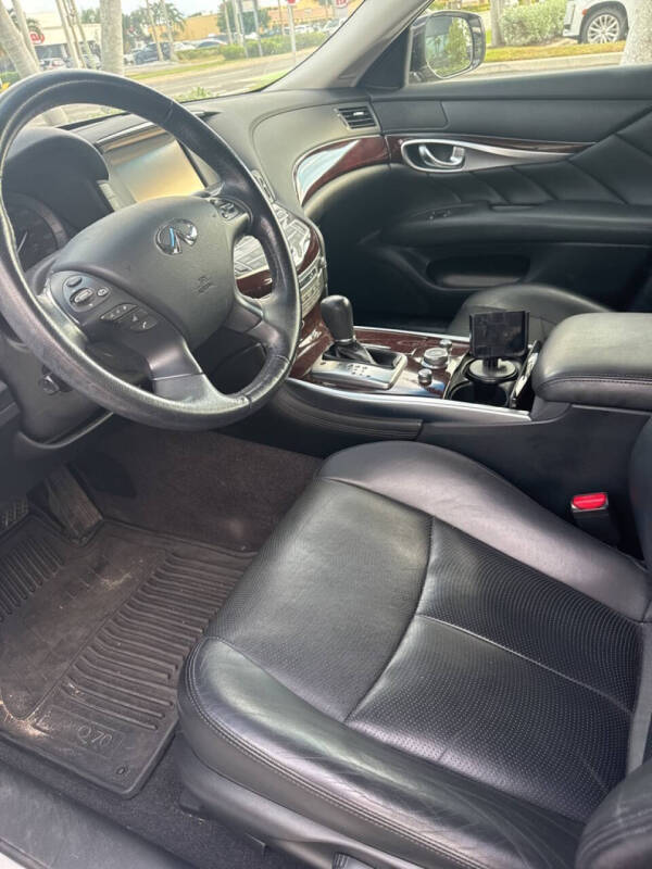 2015 Infiniti Q70 3.7